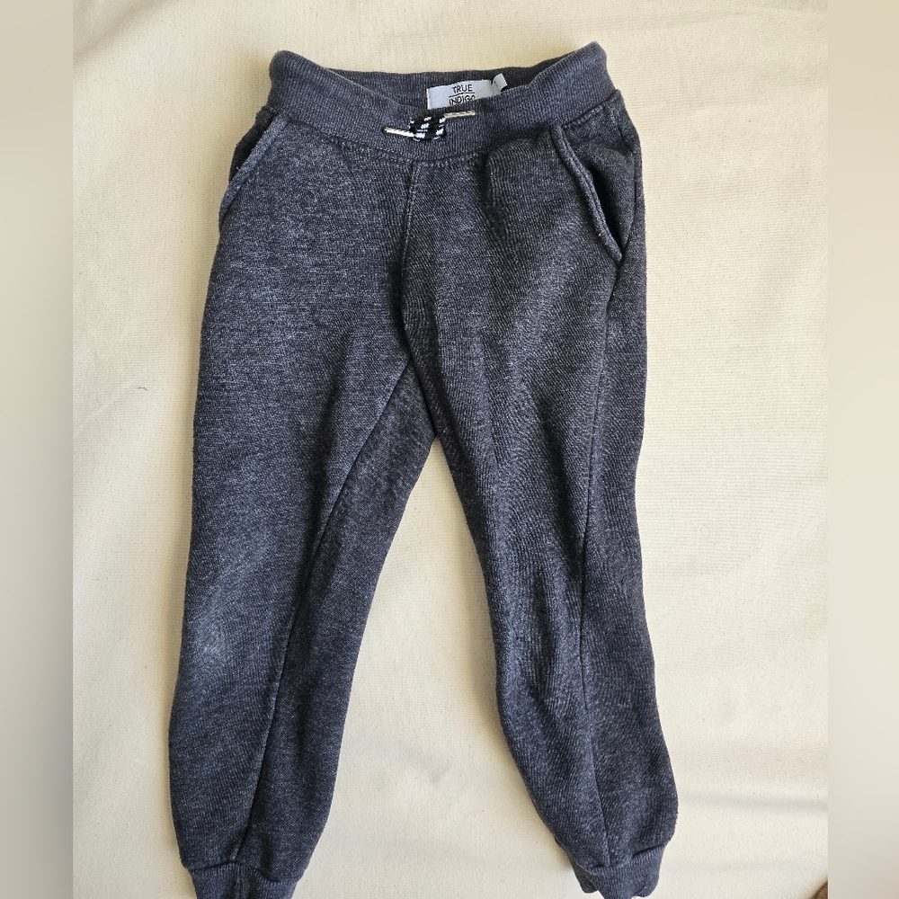 Gray Sweatpants with Elastic Waistband and Tapered Legs